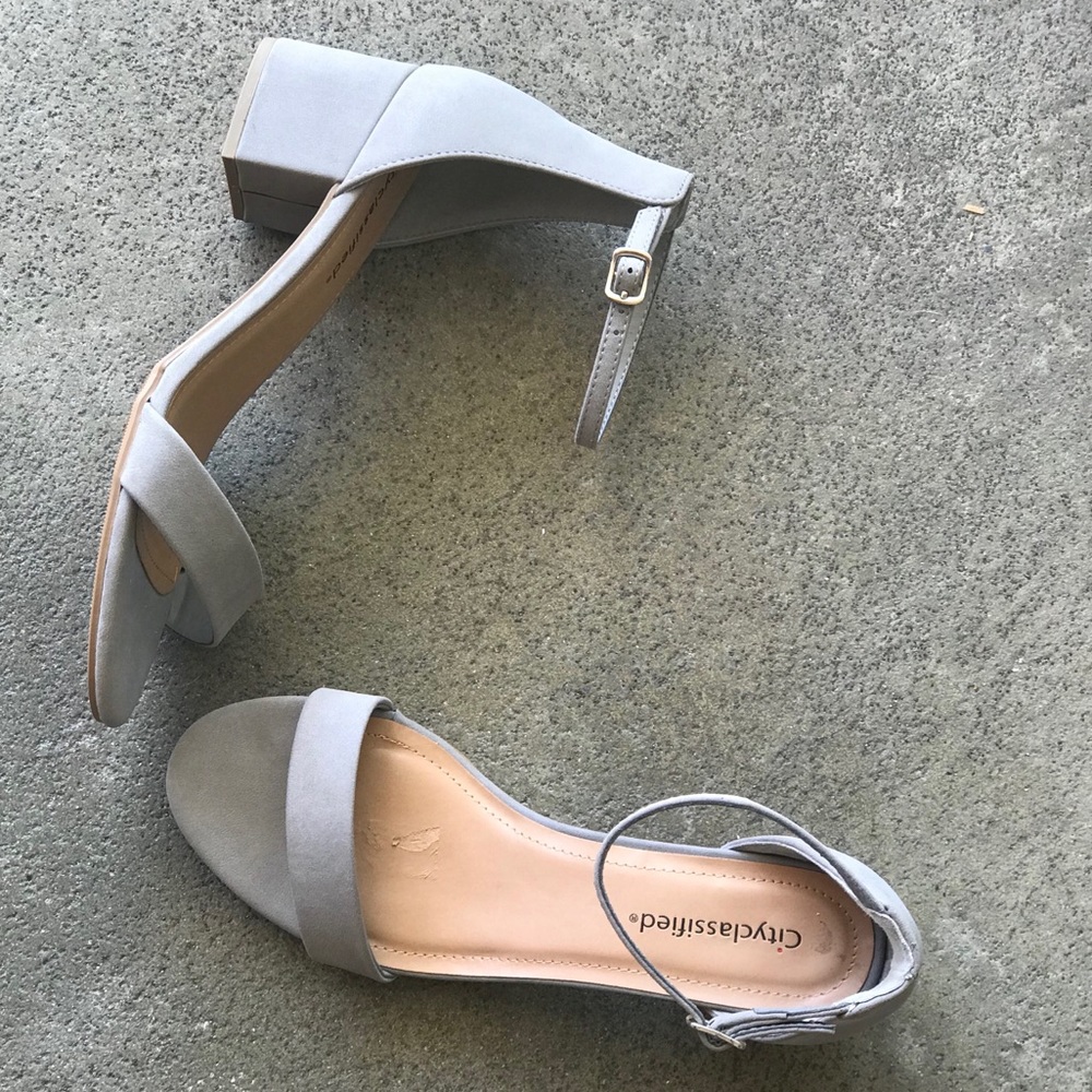 🄻🄰🅂🅃🄿🄰🄸🅁 10 Grey chunky ankle strap sandal - Picture 6 of 6
